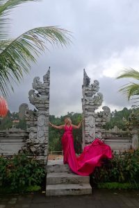 lady-in-red-bali-swing